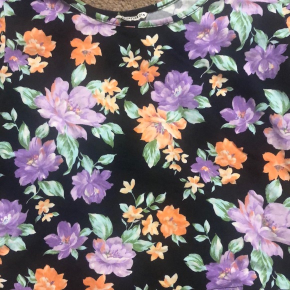 Floral Crop Tee - Picture 3 of 3
